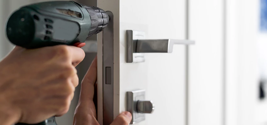 Locksmith For Lock Replacement Near Me in Gainesville, FL